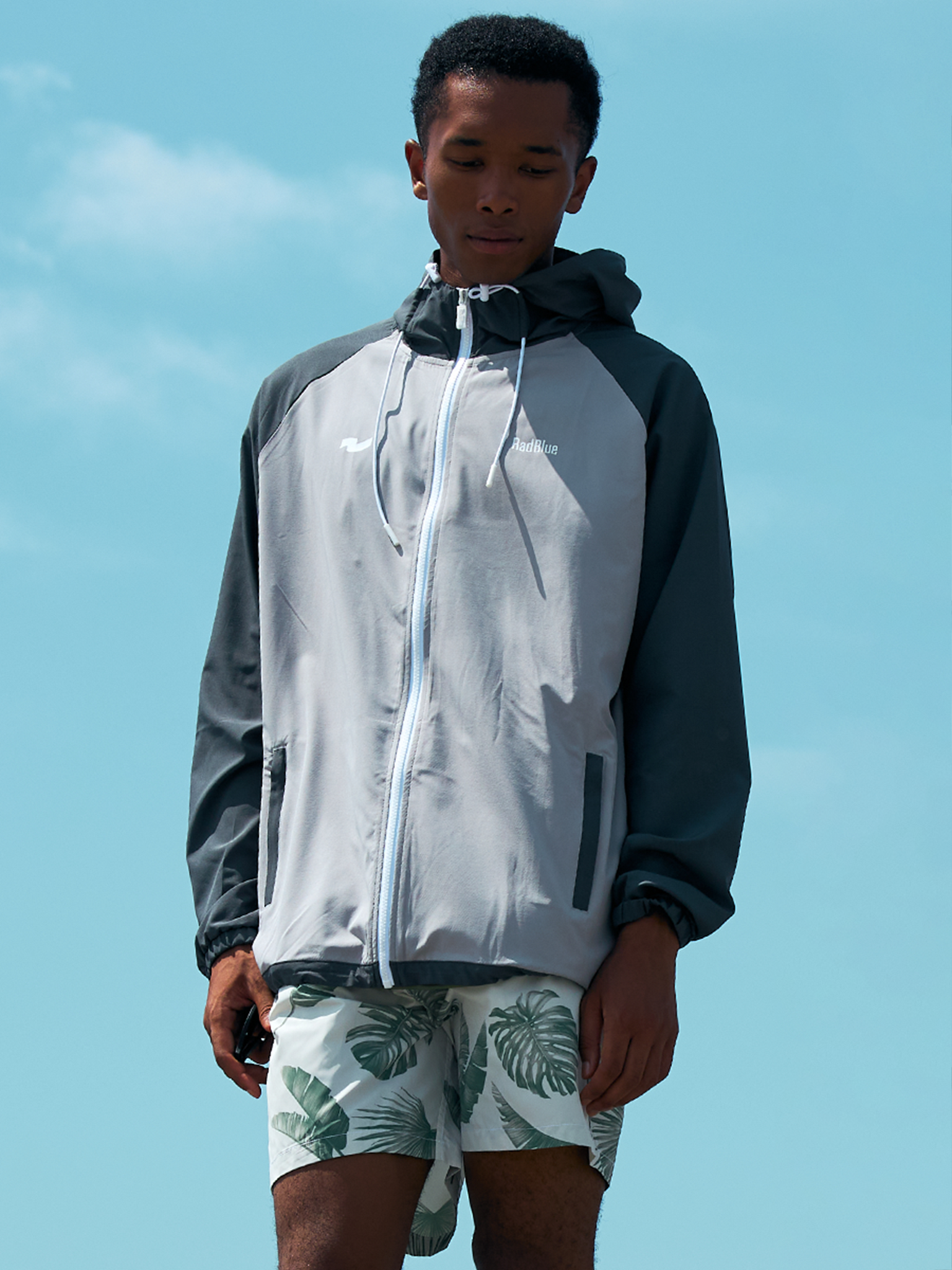 ストレッチシェルパーカー