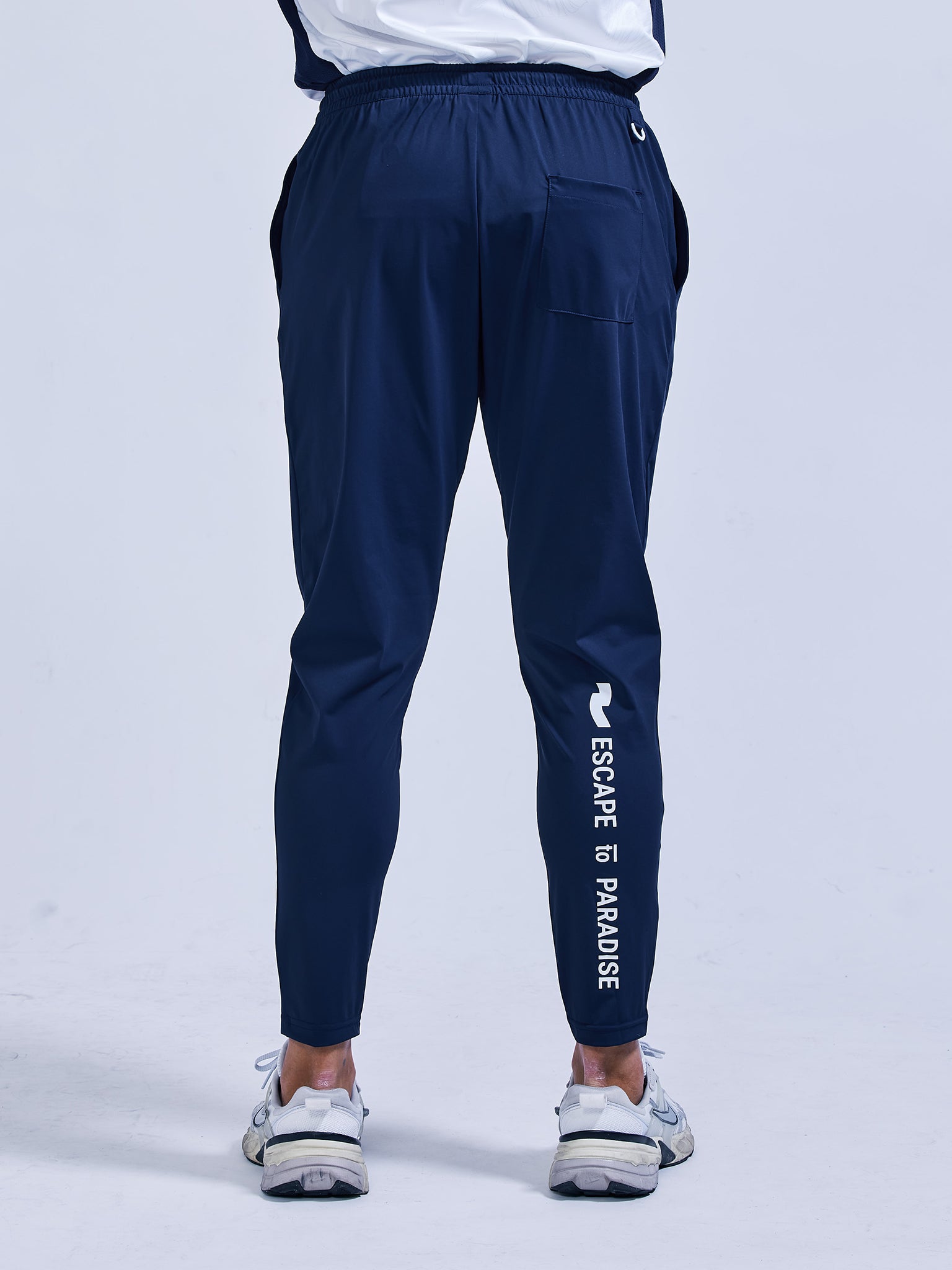クールストレッチ テーパードパンツ